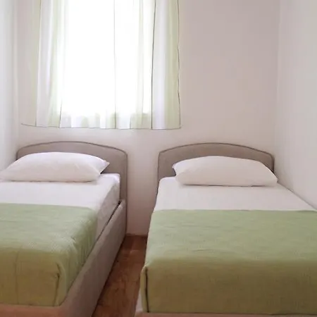 Apartment Mladena